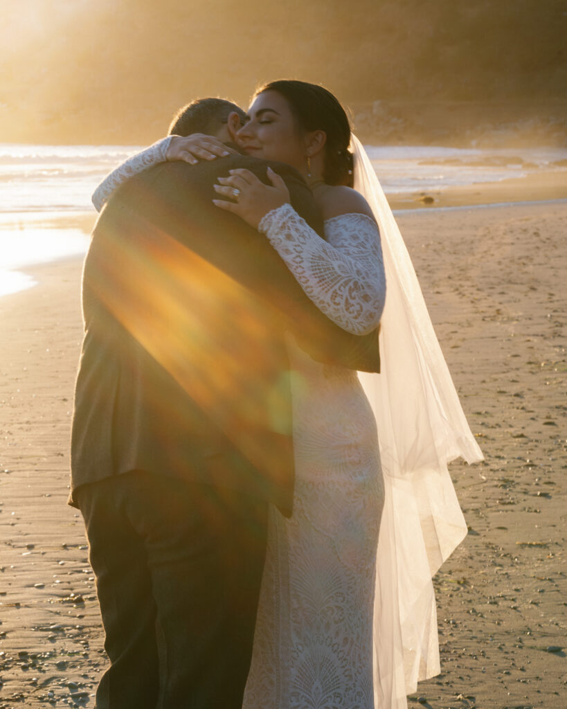 Oregon coast elopement photos. 