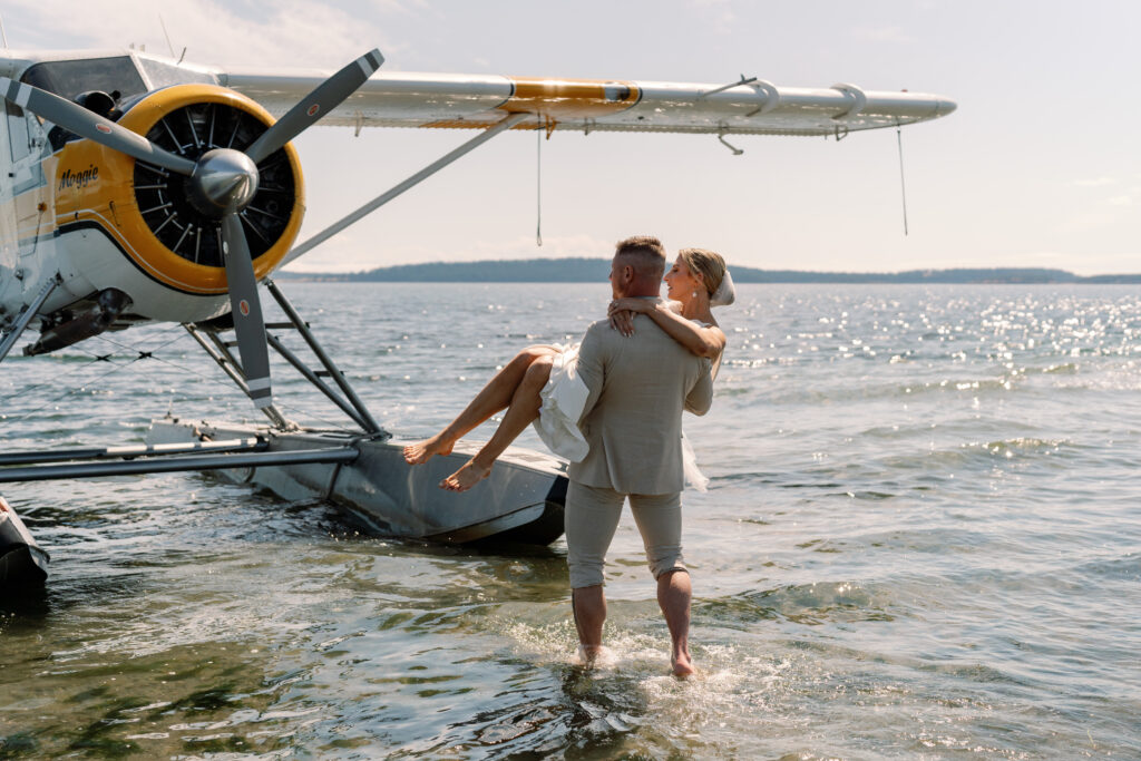 Couple chose a seaplane elopement vs a microwedding to celebrate in the San Juan Islands Washington nearby Seattle