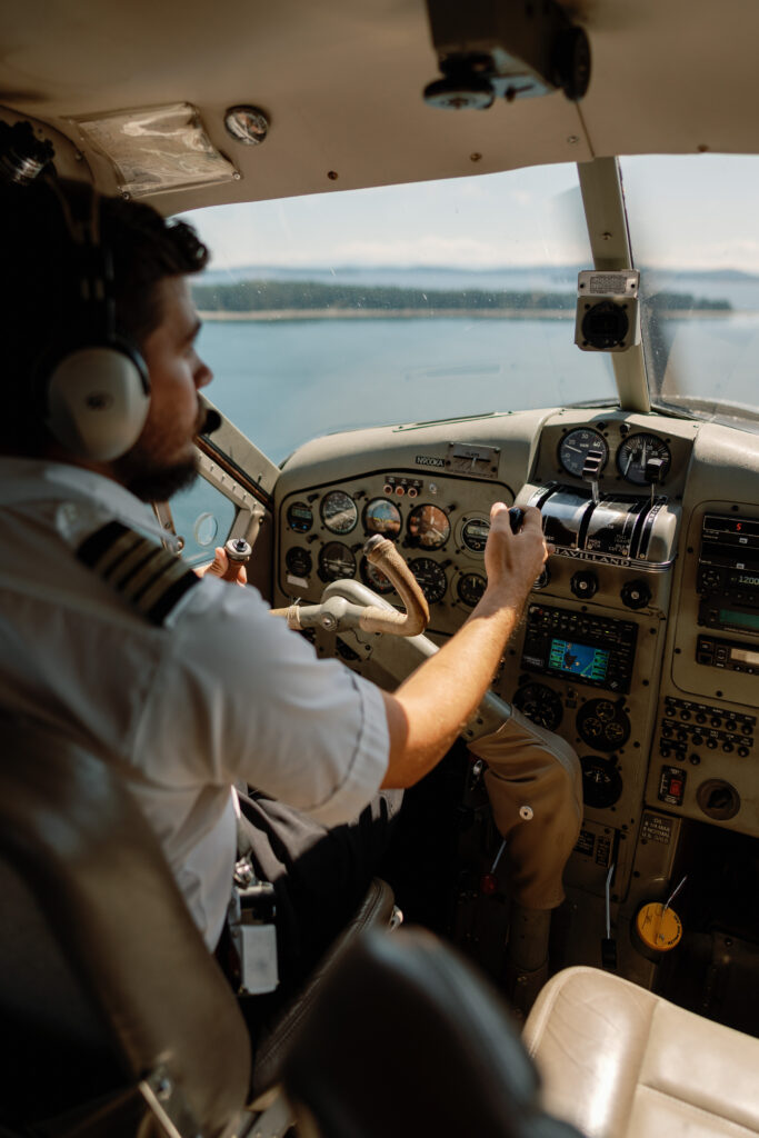 kenmore air seaplane pilot