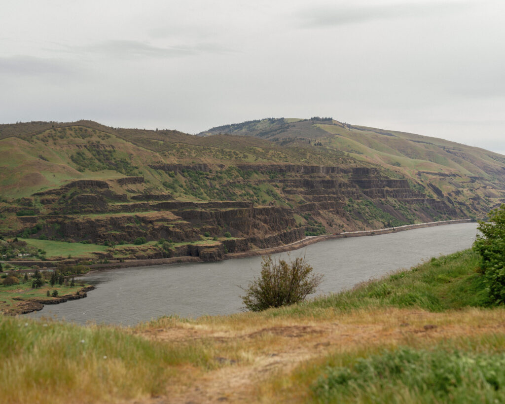 oregon micro wedding venue landscape photo of the columbia river gorge