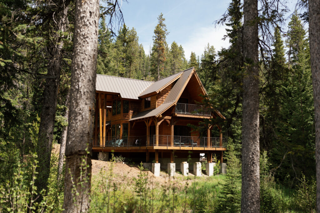 Tumalo Lake Lodge cabins in Bend Oregon wedding venue