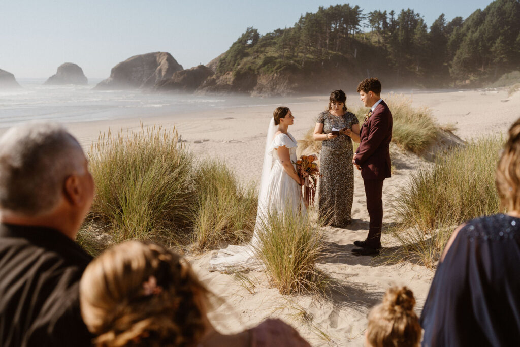 Micro wedding ceremony on the beach in Oregon