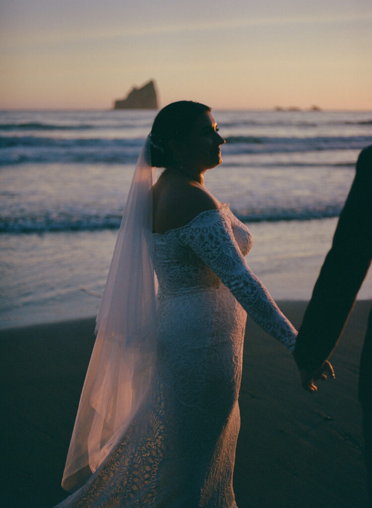 oregon coast film photographer bride