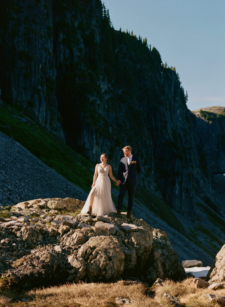 couple eloping in the north cascades washington