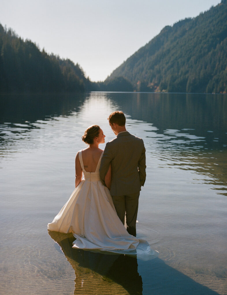 mountain lake elopement in washington